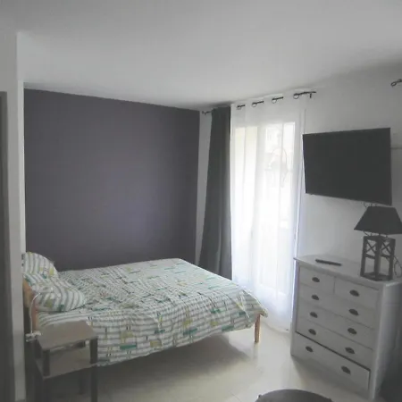 Studio Hyper Centre Avec Terrasse A 1 Rue De La Plage Et2 *